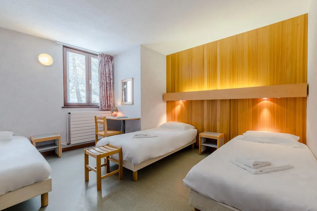 Azureva Areches Hotel 2*,